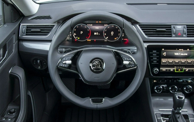 Skoda Superb cena 172000 przebieg: 5, rok produkcji 2024 z Brusy małe 407